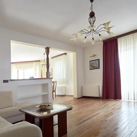 Apartment Venera *